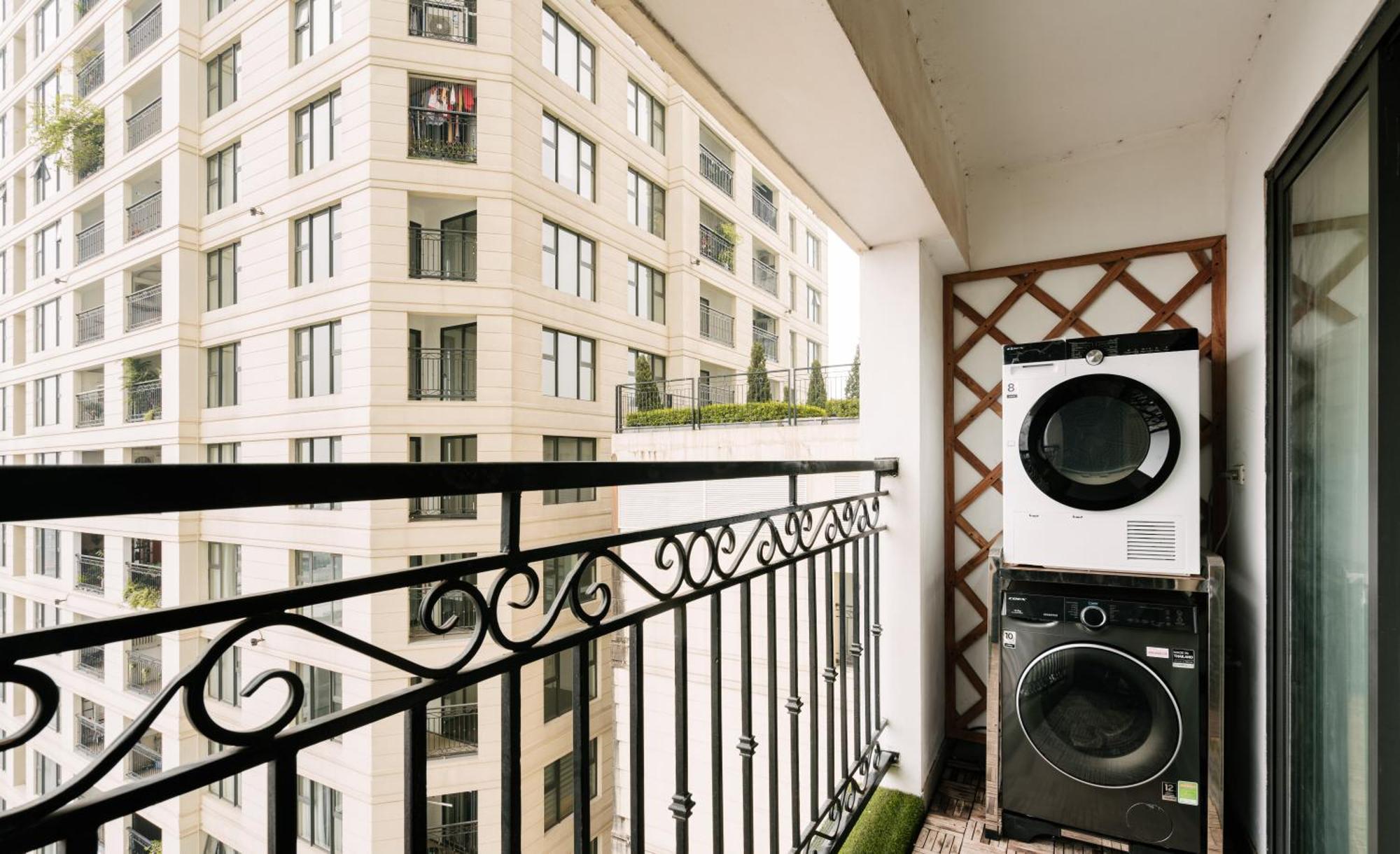 Hi-Home Suites - The West Lake Xuan Dieu Hanoi Esterno foto